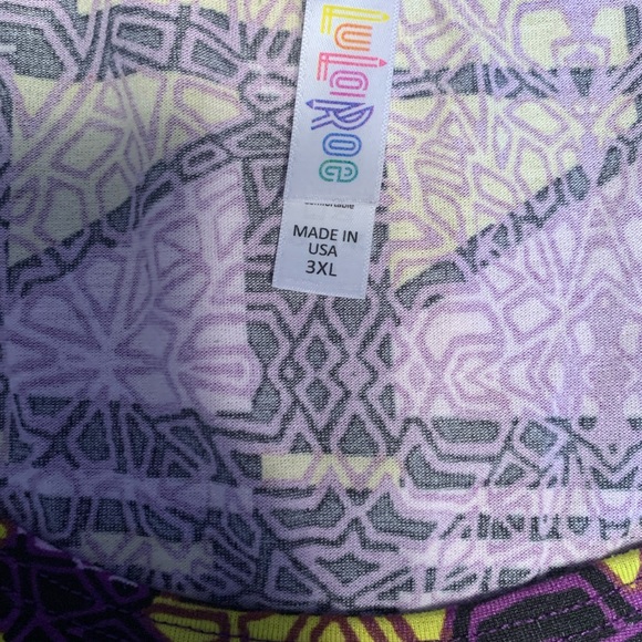Lularoe Classic T Shirt Womens 3XL Purple Yellow Geometric Short Sleeve - Picture 6 of 6
